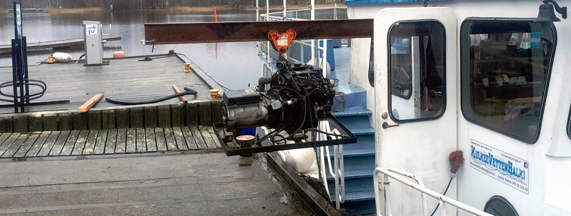 Moottori siirtokiskossa